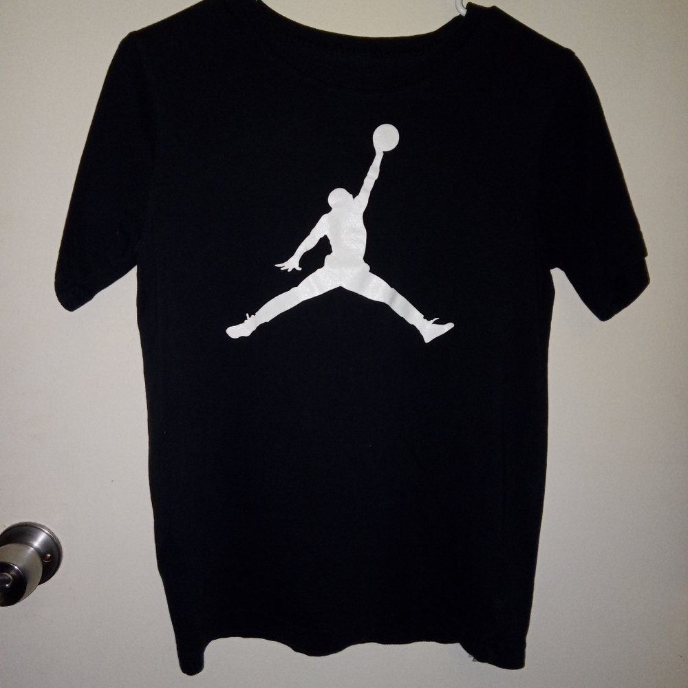 Kids large air Jordan t-shirt